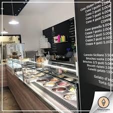 Davanti al Mercato Italia, nel quartiere